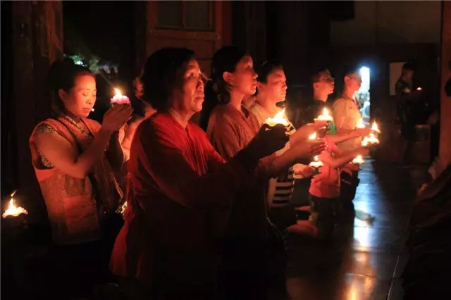 大相国寺传灯法会,祈愿众生远离灾厄,世界和平