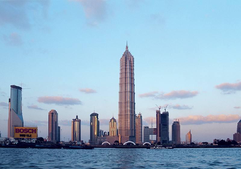 上海金茂君悦大酒店   座落于88层金茂大厦(楼高420.5米)的53至87层.