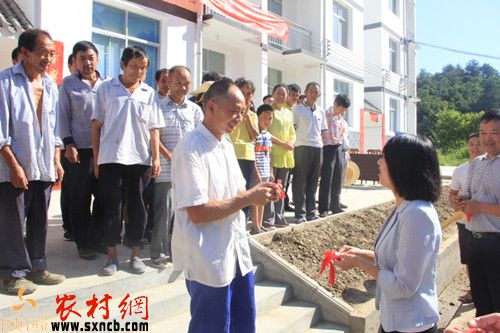 石泉县饶峰镇三岔河村20户贫困户实现安居梦