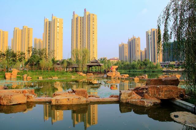 天长,属南京一小时都市圈城市,是皖江城市带承接产业转移示范区,有"鱼