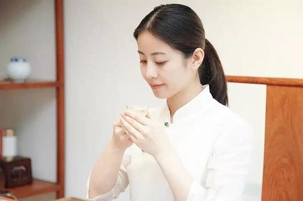 她是亚洲最美女茶人以茶修向这个时代布道