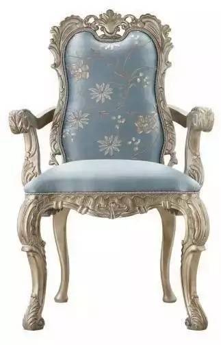 洛可可风格纹样 法式古典家具的椅座及椅背分别有坐垫设计,均以华丽