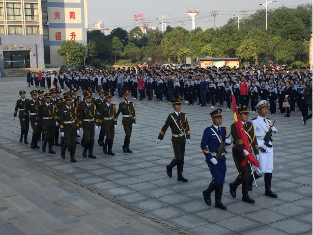 走进湖南湘潭市工业贸易中等专业学校,人们无不对这所学校特色鲜明的