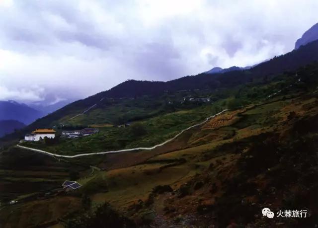 成都-西昌-木里县城-野生马鹿场-苦巴店寺-桃巴大峡谷-木里大寺-瓦尔