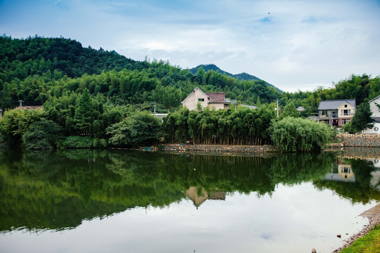 被苏东坡写进诗里的富阳湘溪村,清凉夏日美成仙境