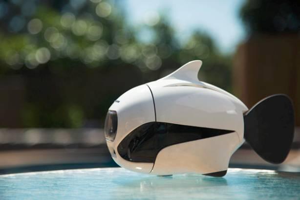 它其实是鱼形仿生机器人,能够在水下进行拍照,摄像等任务.