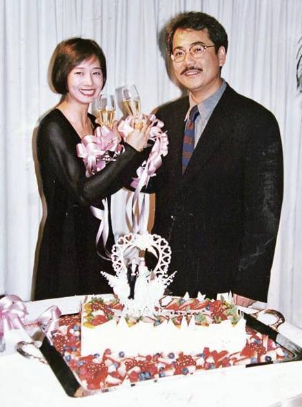 1988年,毛舜筠与编导 蒋家骏结为夫妻,终因性格不合离婚.