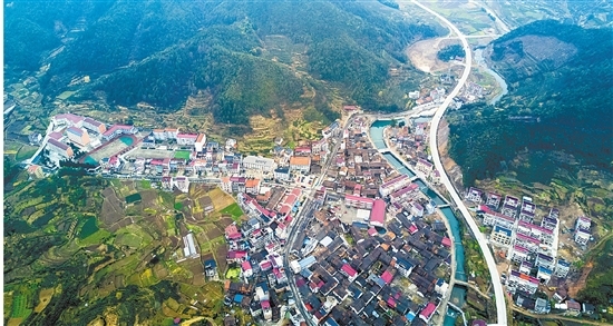 广西峢溪市有多少人口_广西有多少平方公里