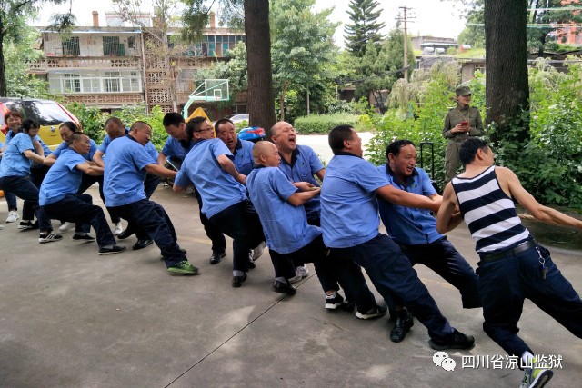 说,虽然离开了熟悉的工作环境和生活环境,但是从边远的县城向西昌靠近