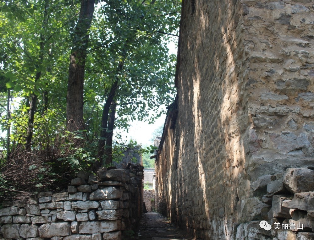 小编带你看鲁山古建筑100多处的鹁鸽吴村