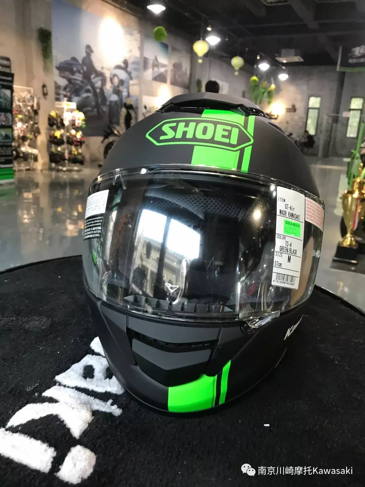 shoei gt-air,标志性的川崎绿色版头盔,在中国大陆地区仅由川崎中国