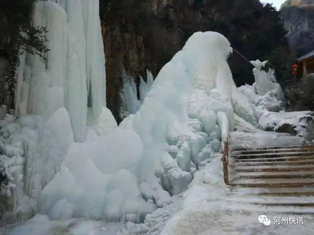 积石山 西北五省区首座玻璃式空中吊桥——积石山县大墩峡玻璃吊桥,已