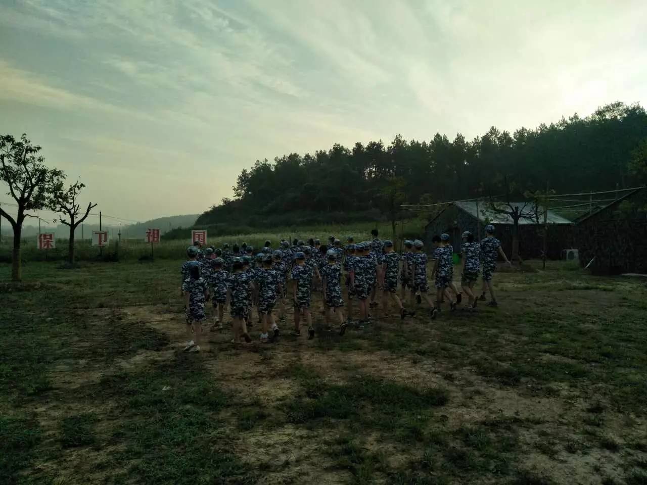 今天是滁州军事夏令营最后一天,短短的四天营地生活,我们可以看到