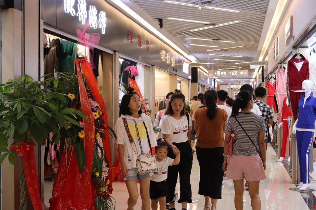 旅游 正文  温州大象城国际商贸中心是以服装,鞋帽,小商品专业市场为