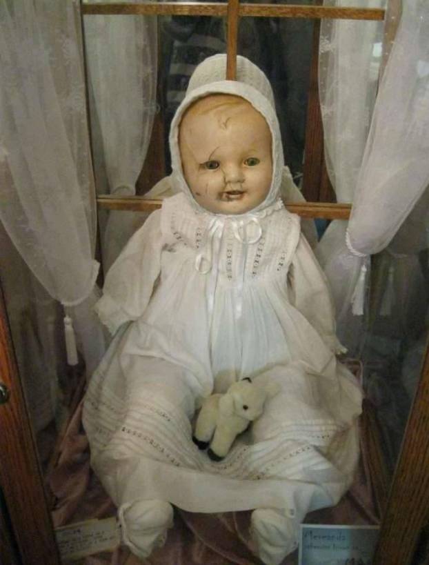 robert the doll最经典诡娃娃应该要数美国的robert the doll,它的