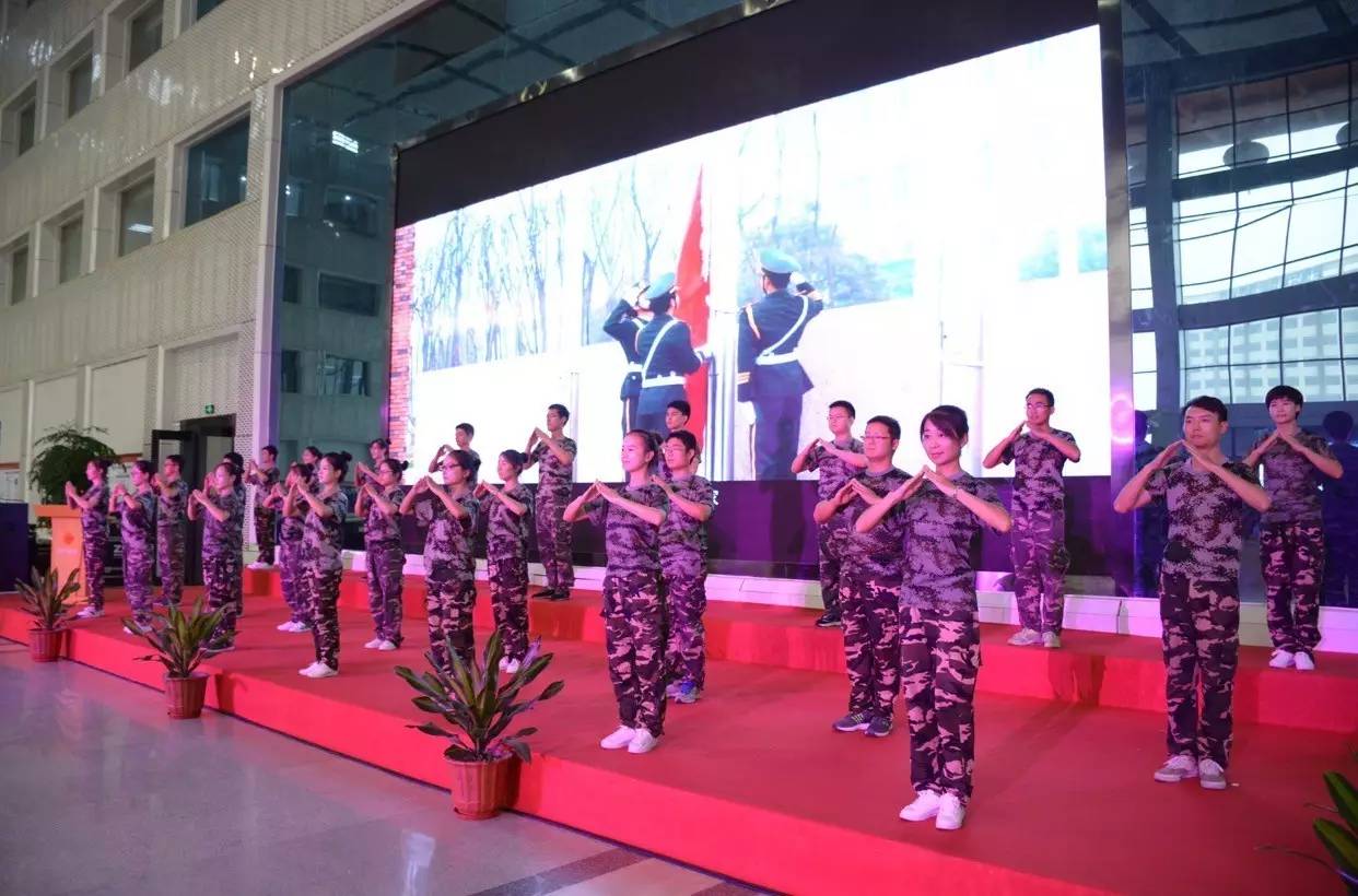 逾百香港小学生表演手语舞迎国庆_凤凰网视频_凤凰网