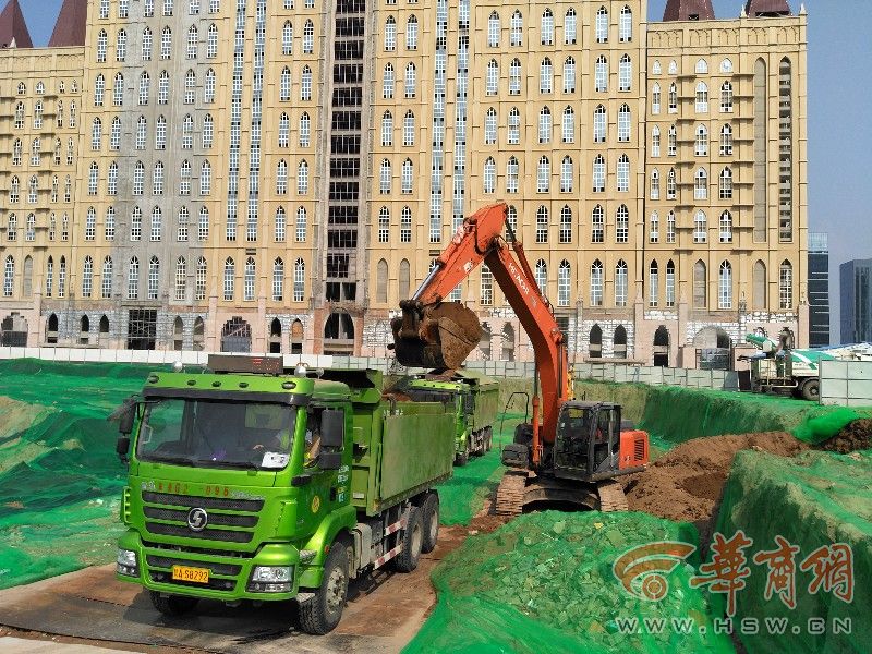 【微资讯】渣土车清洗无人机巡查 西安工地扬尘治理很拼