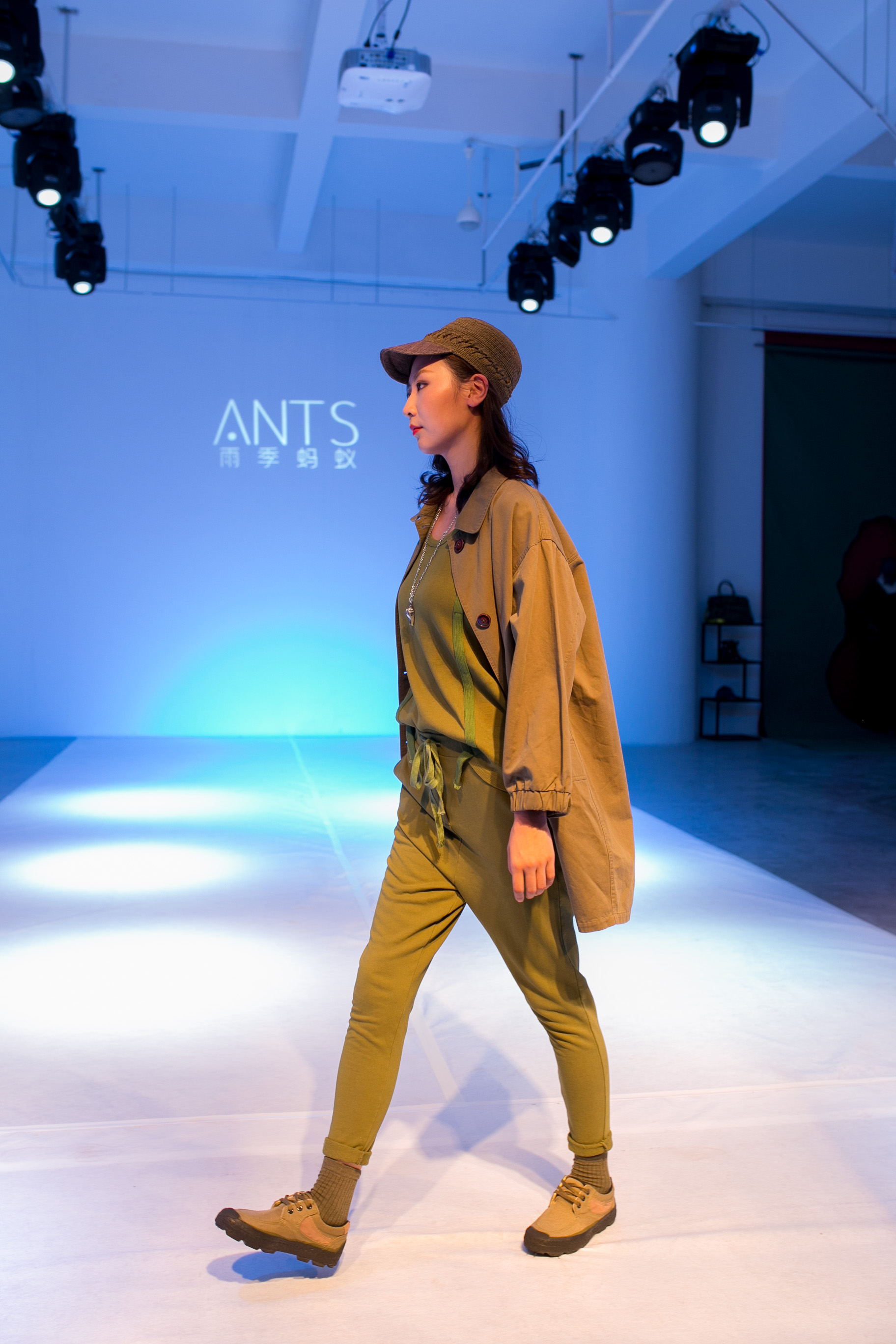 时尚与艺术碰撞的花火—ants|2017秋装新品发布会