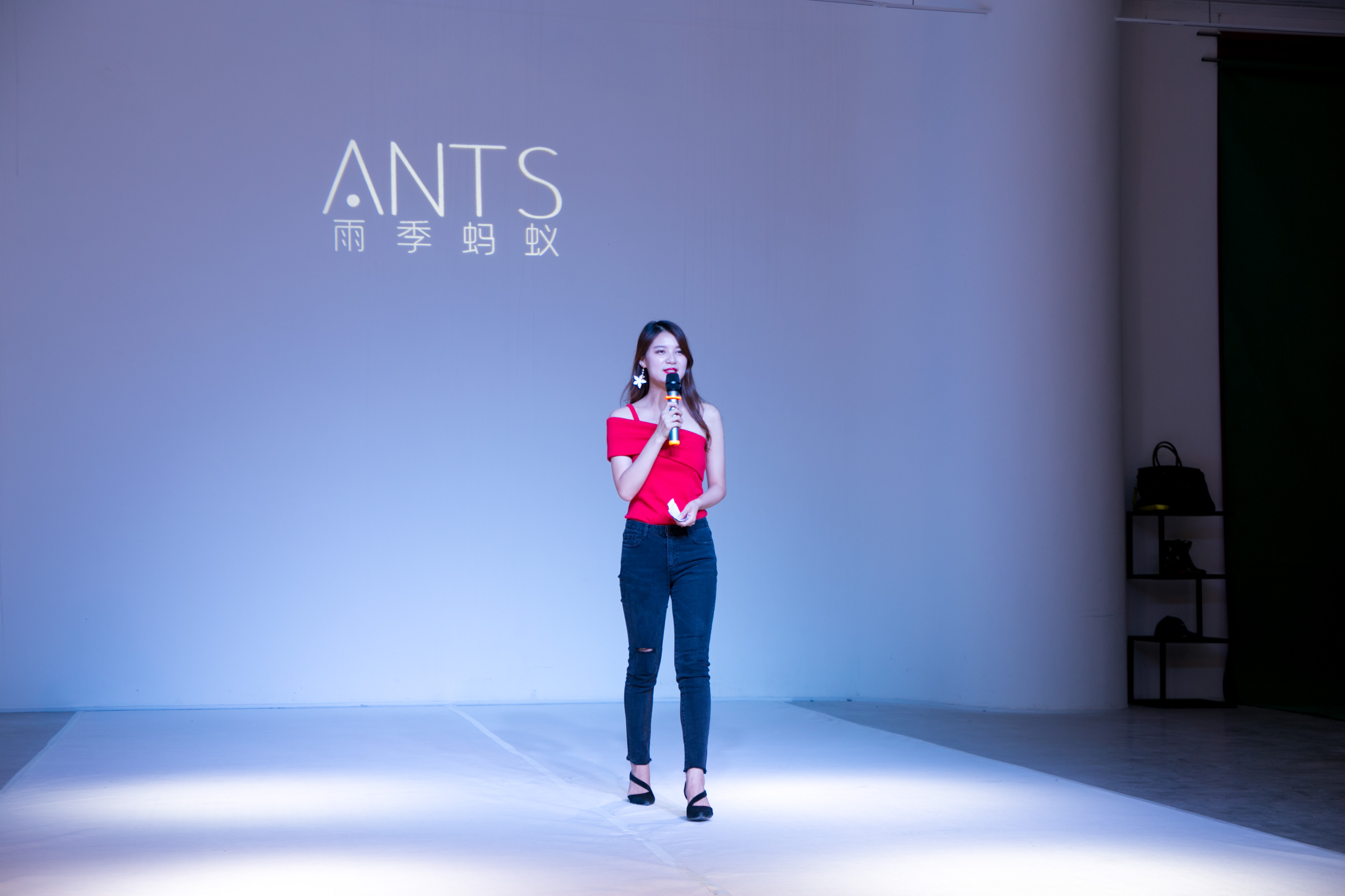 时尚与艺术碰撞的花火—ants|2017秋装新品发布会