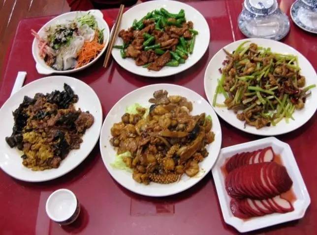 【哏儿都美食】——请我去大饭店吃饭还不如来一顿"狗食馆儿"痛快!