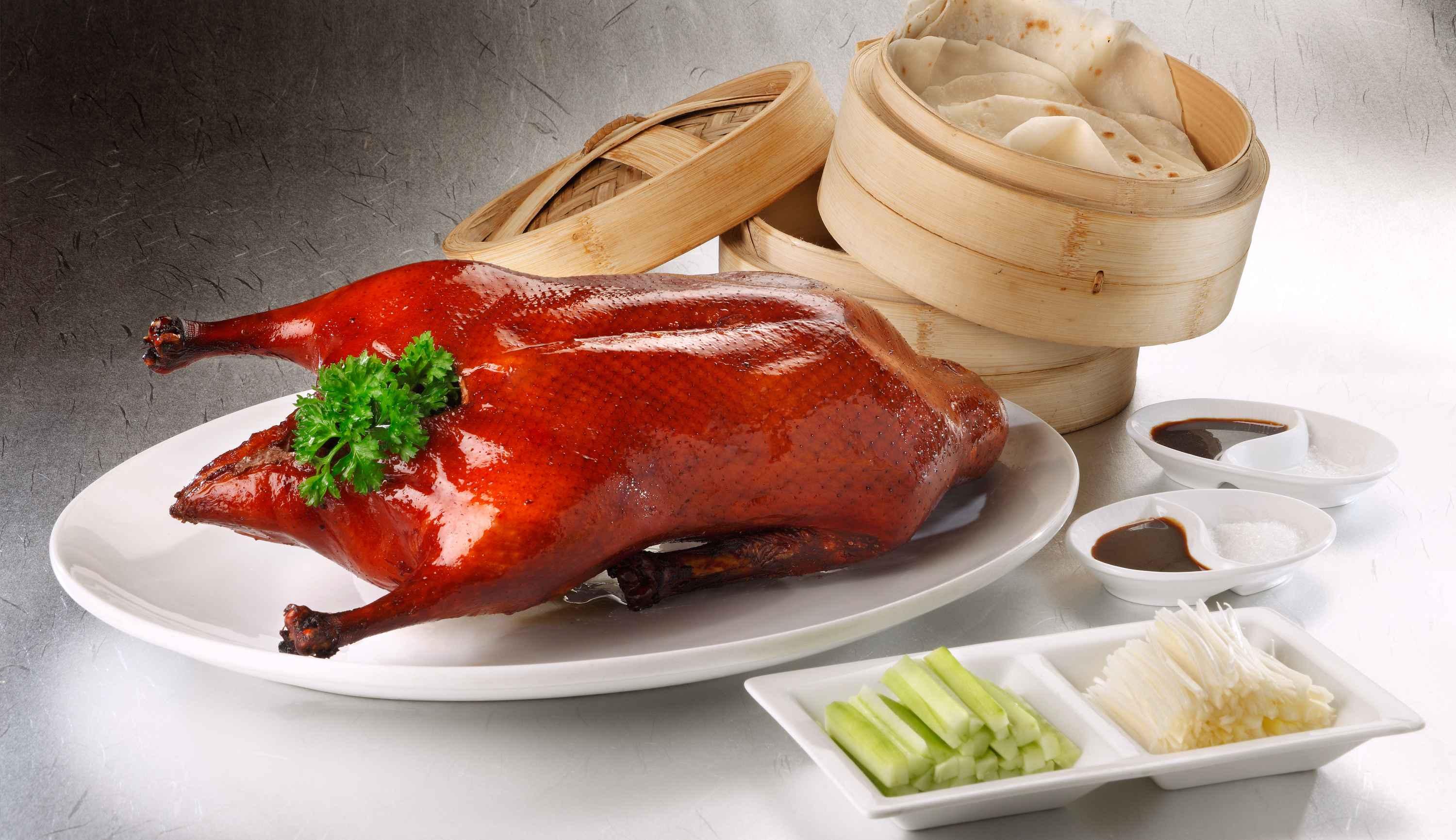 北京烤鸭早就告诉我们,做鸭很赚钱的.