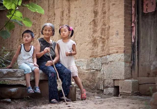 什么是浮住人口_8月3日,俄罗斯总理普京在西伯利亚南