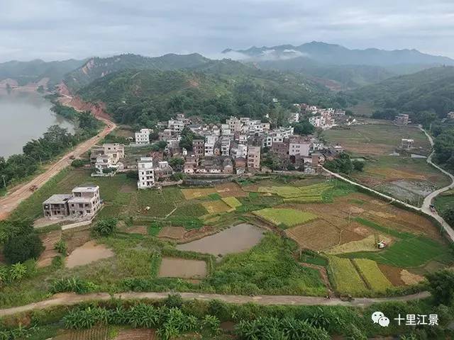 航拍龙川县四都镇岭垇村