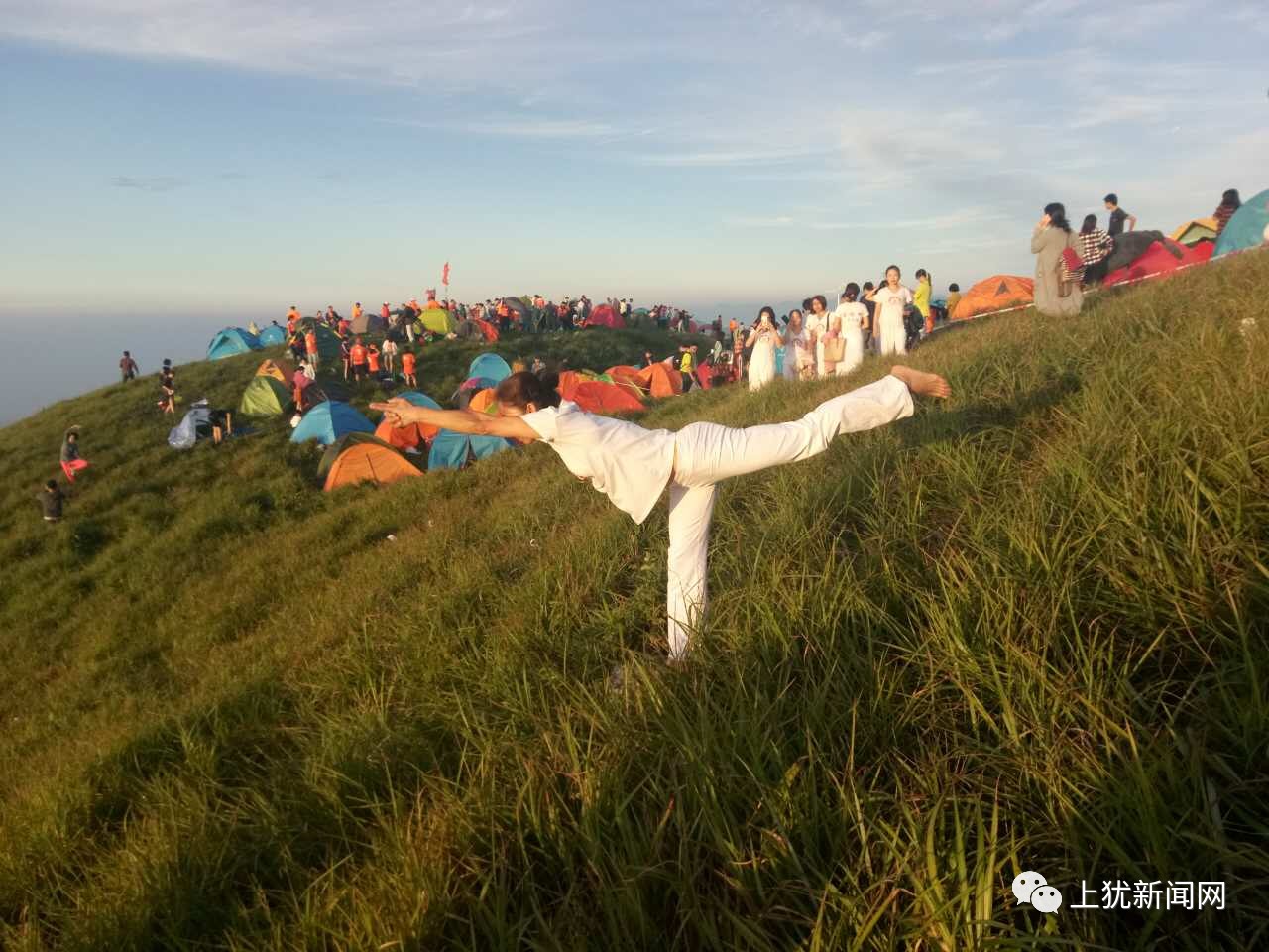 "相约上犹邂逅草山!上犹第二届户外露营大会,我们有"画"说