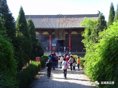 门票价格:40元/次(旅游年票会员免大门票) 景区地址:绛县南樊镇沸泉村