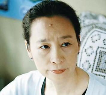 奚美娟,1955年出生于上海,毕业于上海戏剧学院表演系,中国影视女演员
