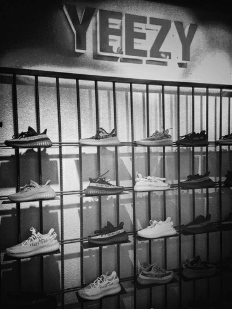 国内"yeezy"专卖店开业受追捧,温州鞋商怎么做到的?