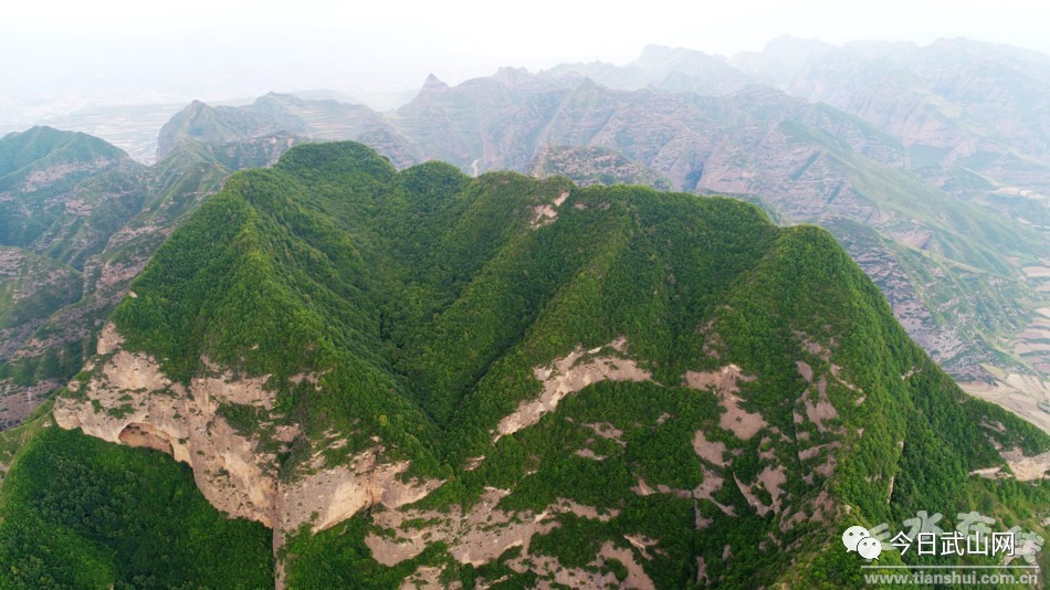 巍巍铁笼山三国古战场高清航拍武山铁笼山古战场