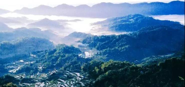 也十分丰富 天台山 成都人最爱的消暑圣地 天台山景区隶属邛崃山脉 是