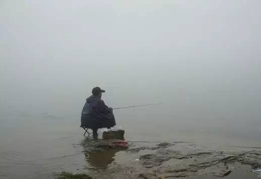 【钓鱼学堂】雨天钓不到鱼的几个原因