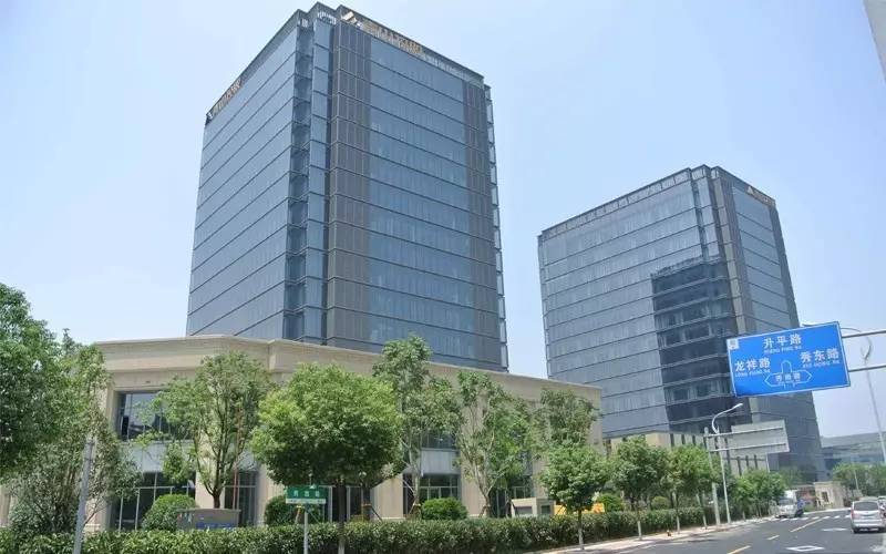 位于龙湾城市中心区青青山大楼位于龙湾城市中心区青山控股总部大楼