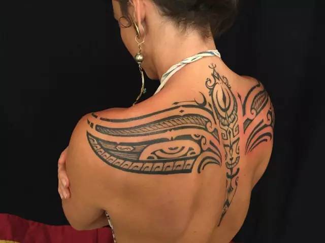 没想到女人纹部落纹身是那么的好看!