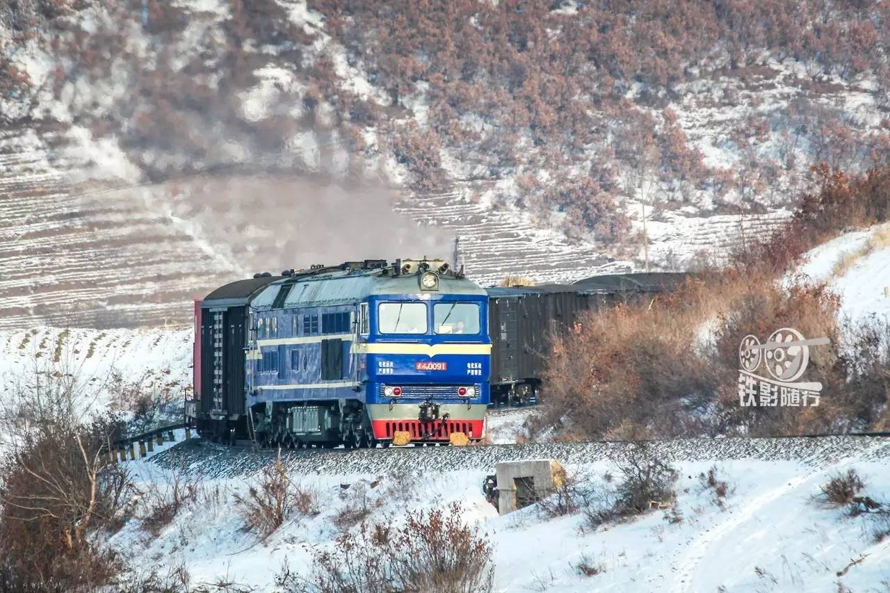 铁影蜿蜒在林海雪原滨绥铁路运转记其二