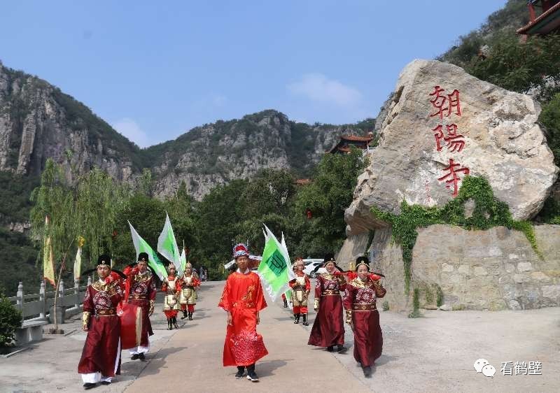 鹤壁高考状元走进淇县朝阳山