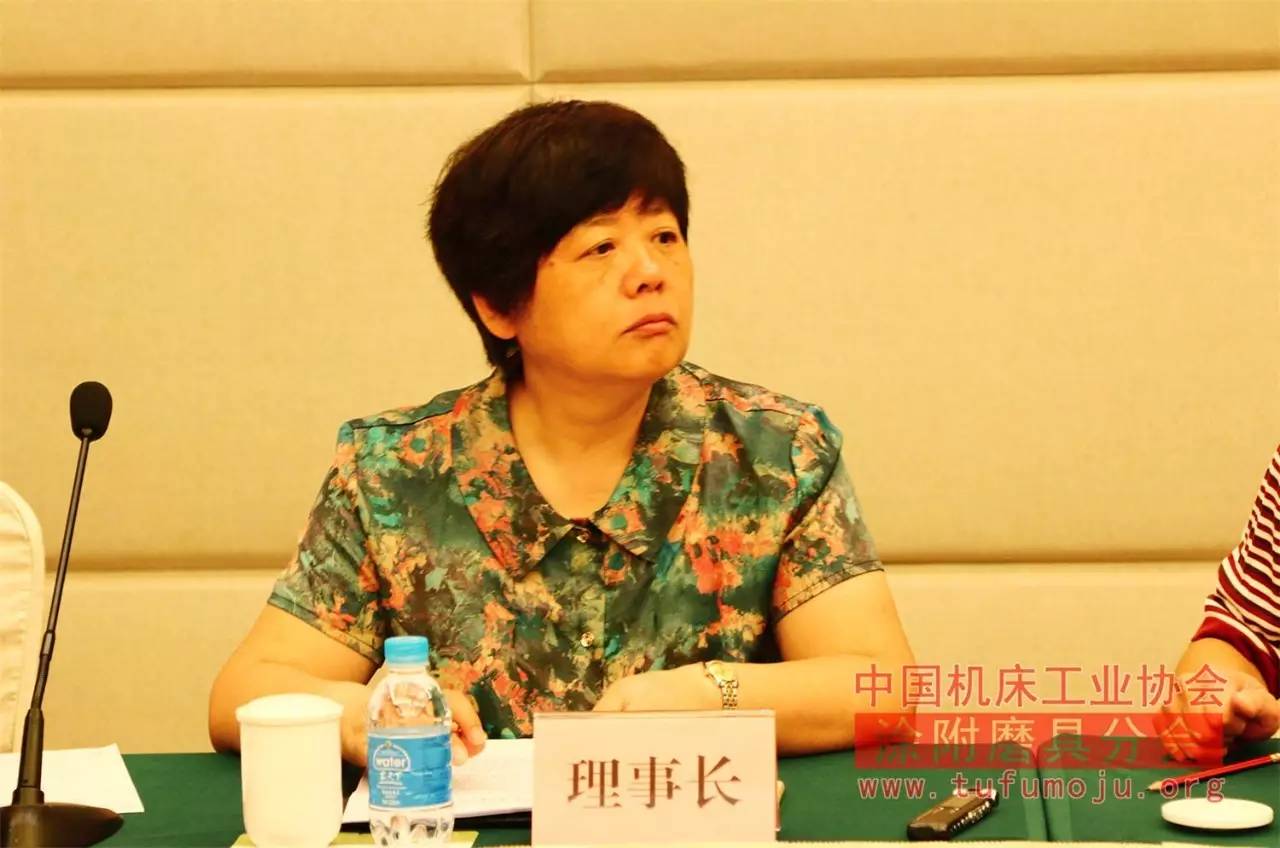 分会理事长胡爱丽