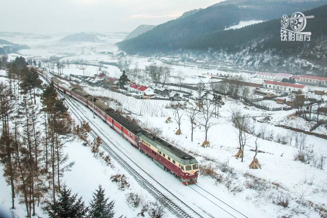 铁影蜿蜒在林海雪原滨绥铁路运转记其二