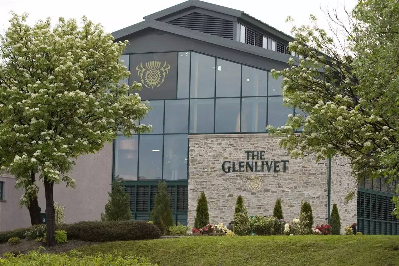 纯正血统◆格兰威特酒厂the glenlivet而在这条威士忌朝圣之路上,有不