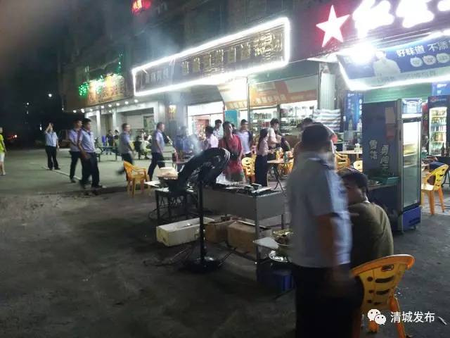 整治东城街东岗路流动摊贩,夜宵商铺占道经营行为 整治横荷荷兴广场