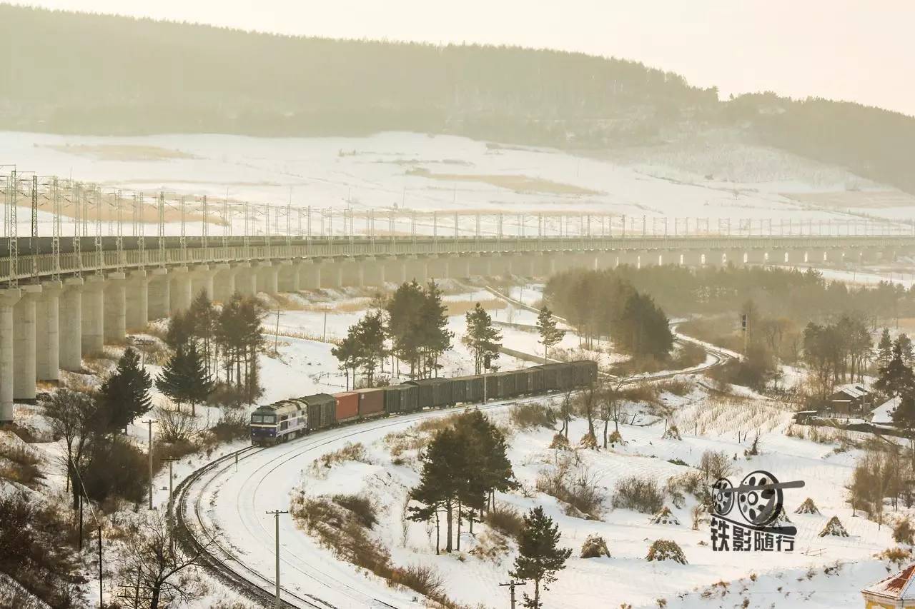 铁影蜿蜒在林海雪原滨绥铁路运转记其二