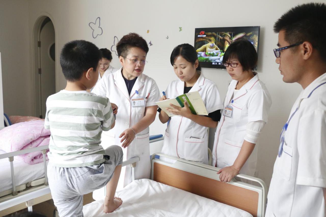 精神发育迟滞患儿在北京天使儿童医院重获希望