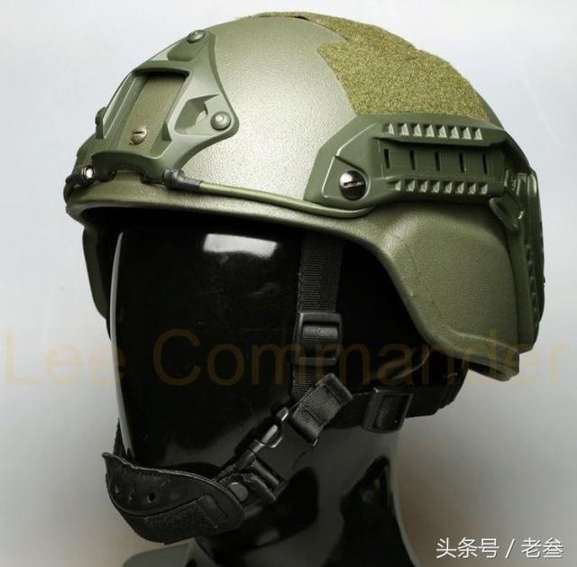 我国陆军配发新头盔新版头盔可能要配骨传导耳机