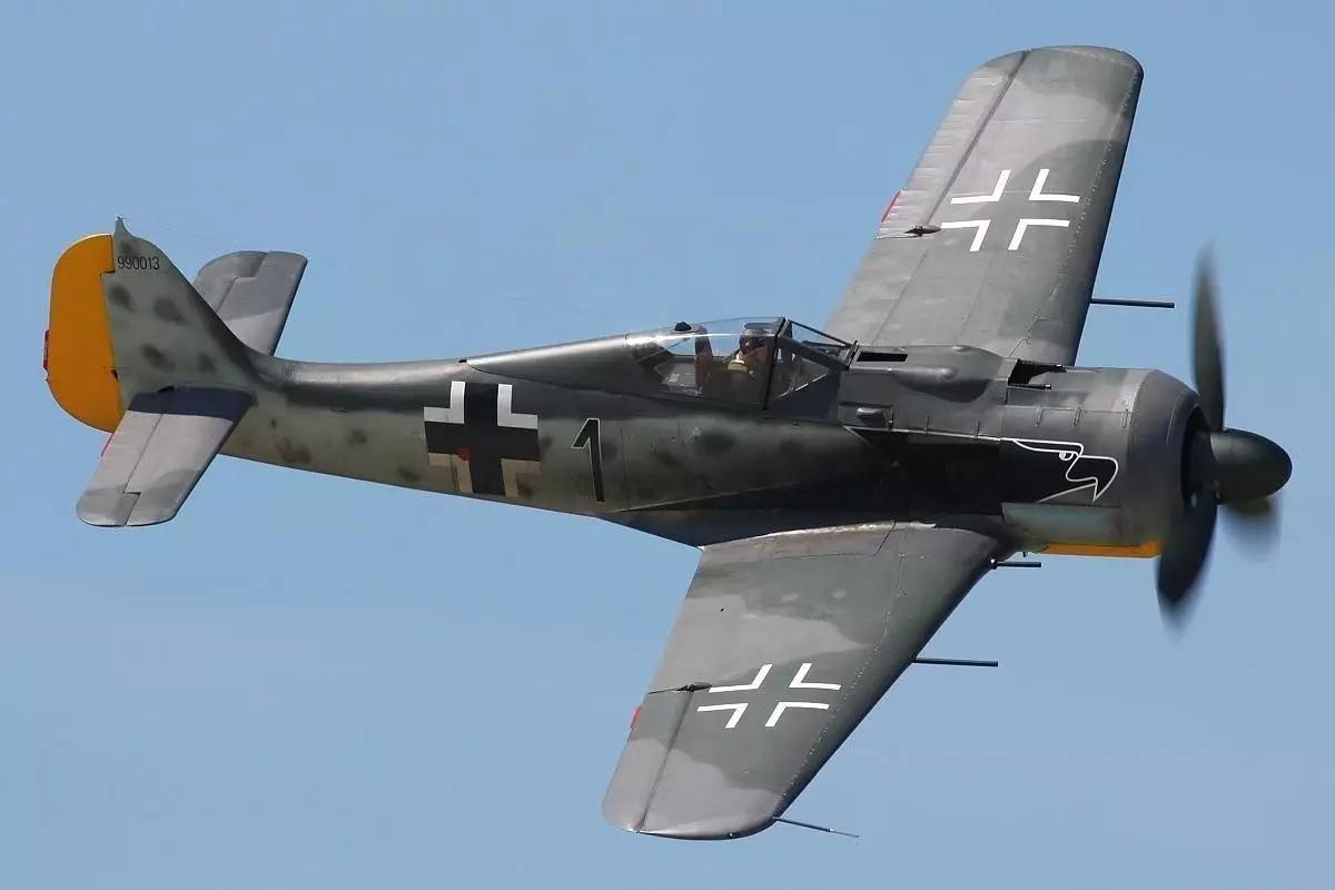 fw 190作为二战期间德军最优秀的战斗机,与bf 109同为空军主力机型