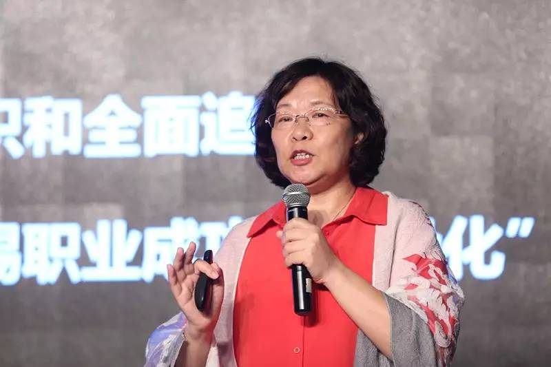 "听君一席话,少跑十年路"中国人民大学劳动人事学院副院长周文霞教授