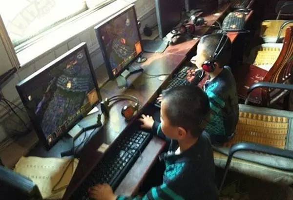 孩子沉迷网络游戏，一提学习就闹情绪怎么办