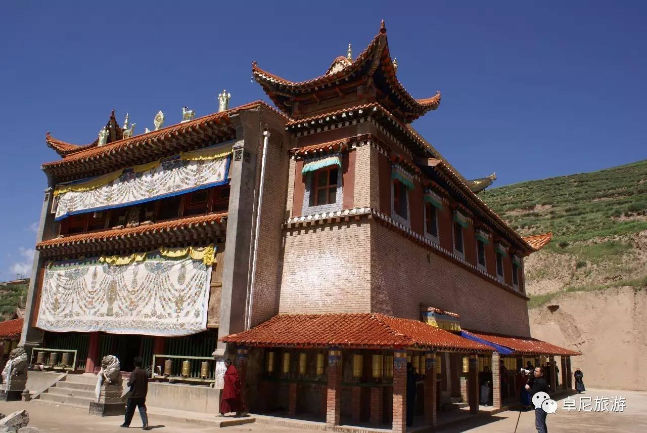 西藏色拉寺的缩影—杓哇寺,又名"杓哇凯珠林,位于卓尼县城东北约