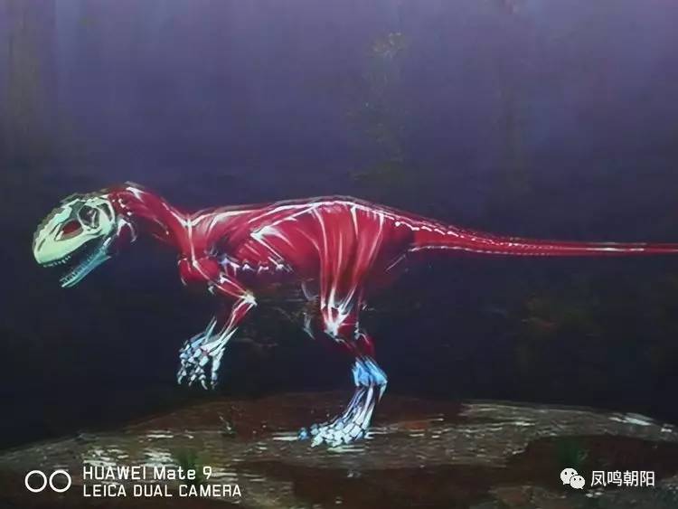 难道真的是复活了一只恐龙吗?当然不是生物学意义上的恐龙的复活了!